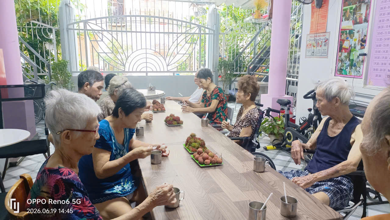 kinh-nghiem-chon-noi-cham-soc-nguoi-gia-phu-hop