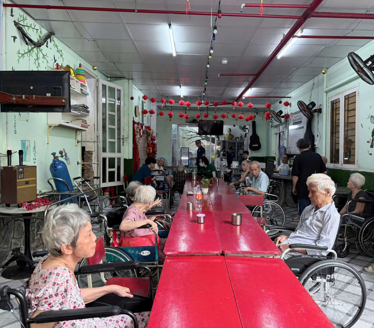 hoat-dong-cho-nguoi-cao-tuoi-tai-vien-duong-lao